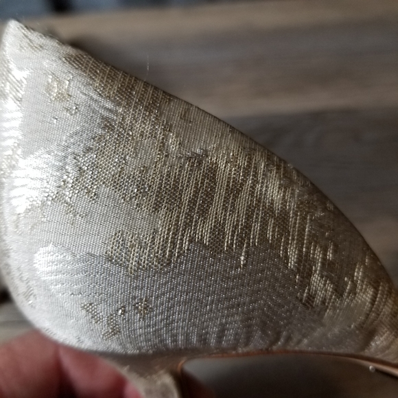 Badgley Mischka Textured Upper Leather Sole Rhinestone Accent Point Toe … - Picture 6 of 10